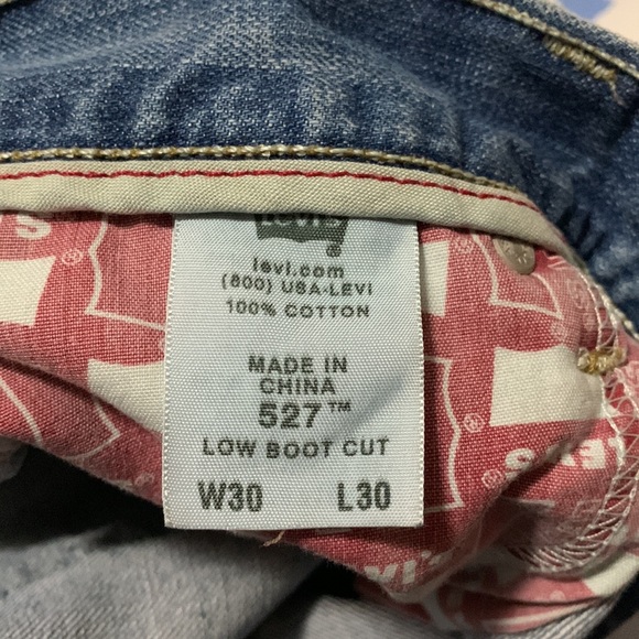Vintage Levi’s Low Boot Cut 527 - Picture 4 of 10